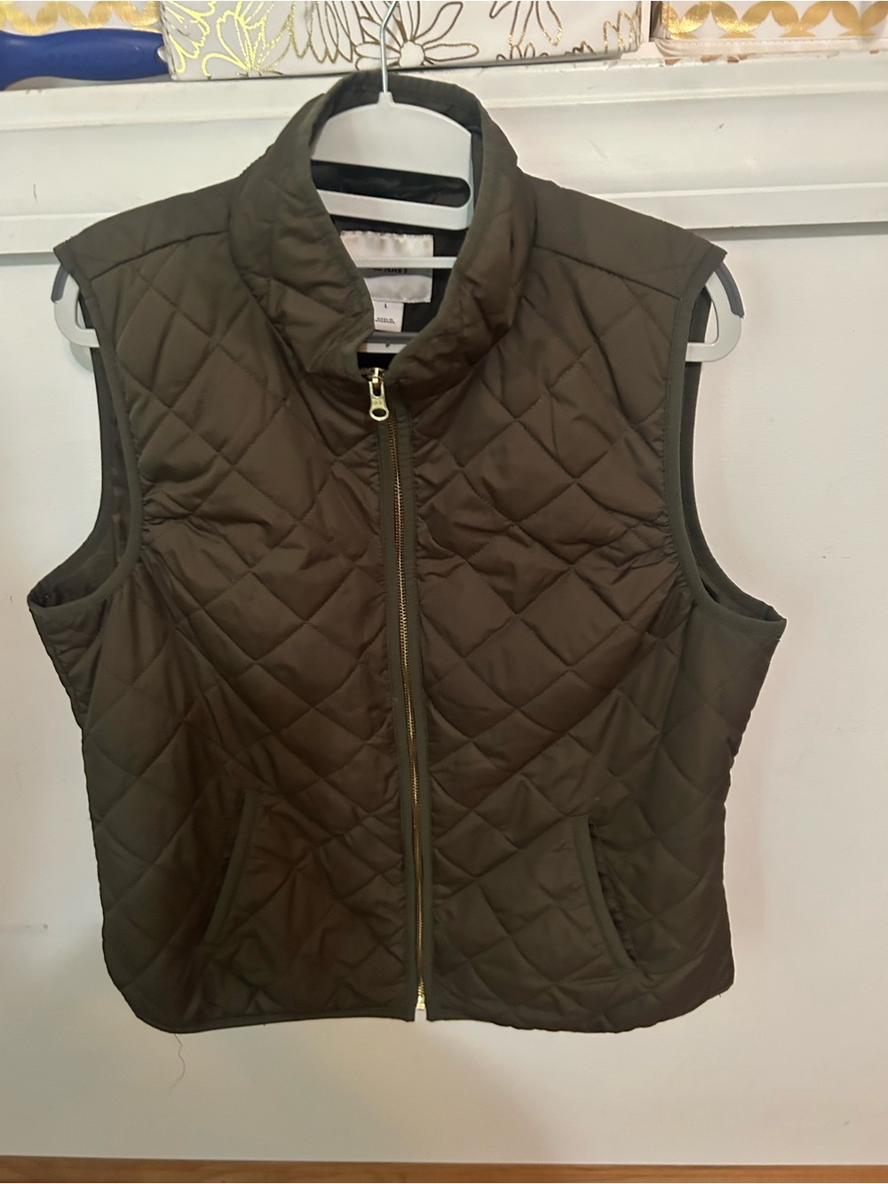 Old Navy Quilted Olive Green Sleeveless Vest
